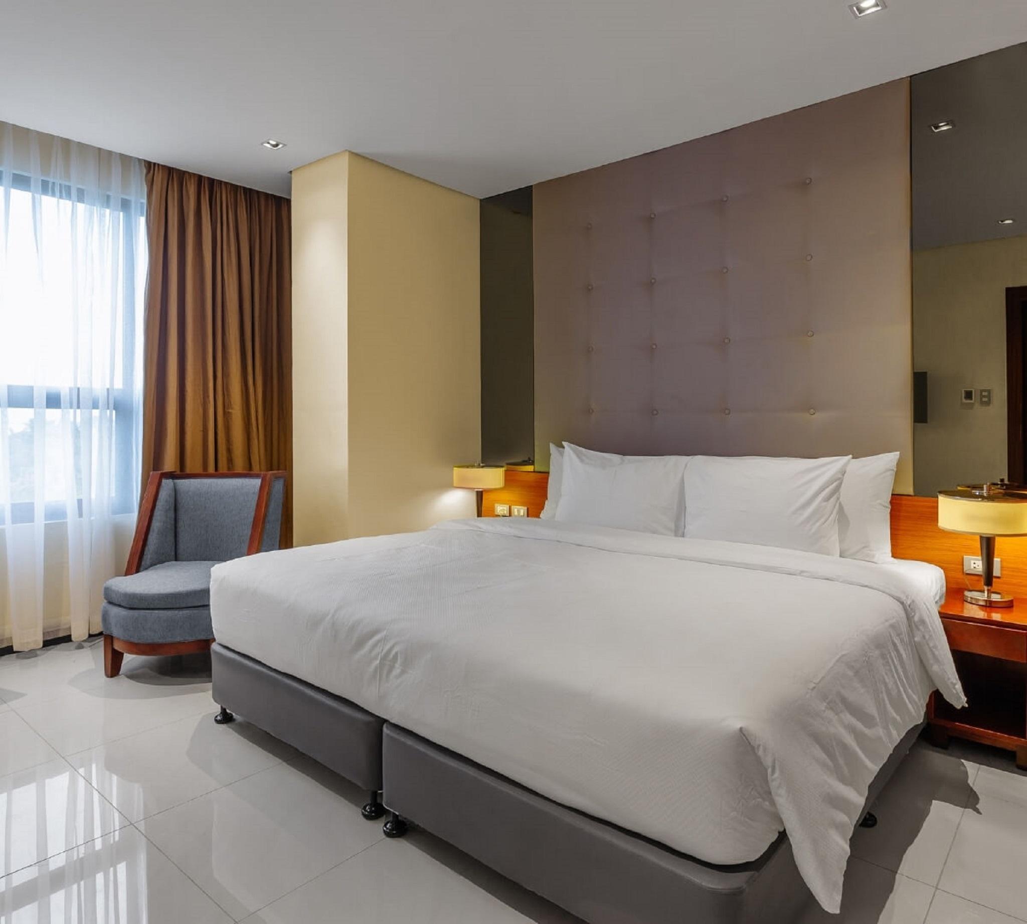 Summit Hotel טקלובן מראה חיצוני תמונה