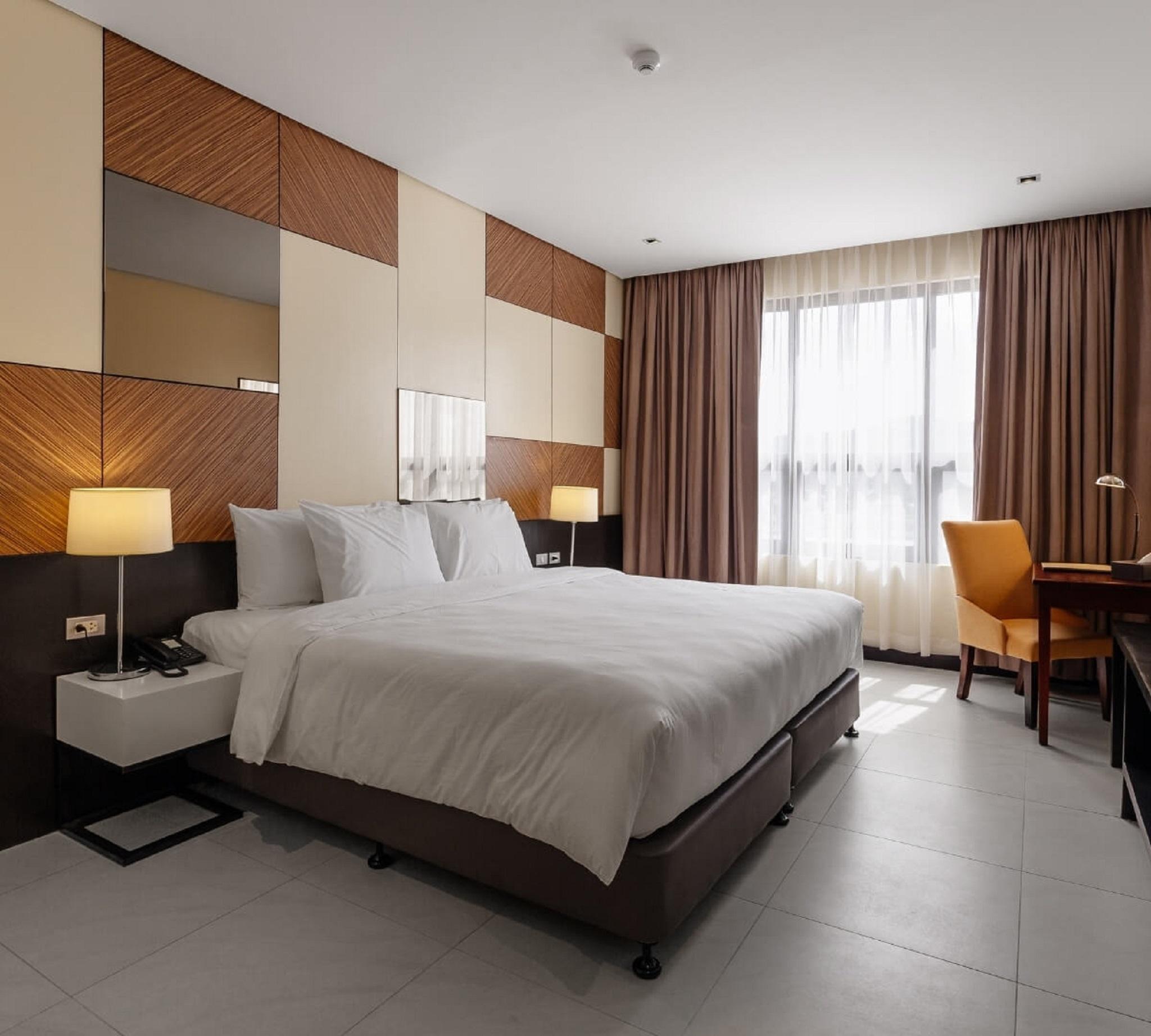 Summit Hotel טקלובן מראה חיצוני תמונה